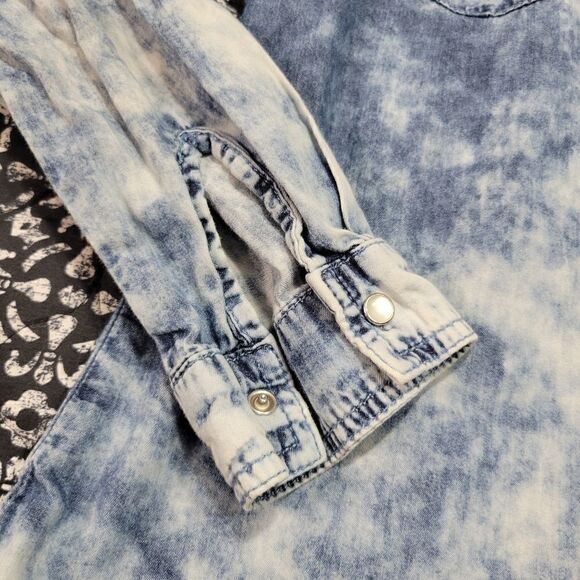 Angel Premium Denim Acid Wash Western Casual Chic Loose Fit Button Down Shirt - Picture 7 of 9